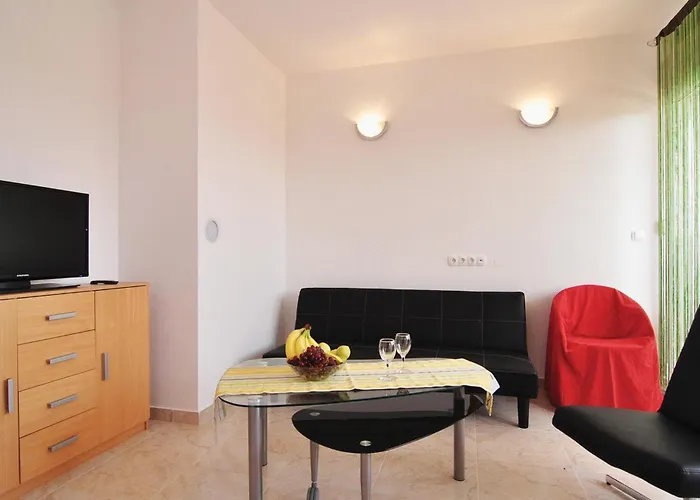 In With Swimming Pool *