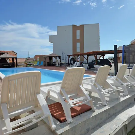 In With Swimming Pool *