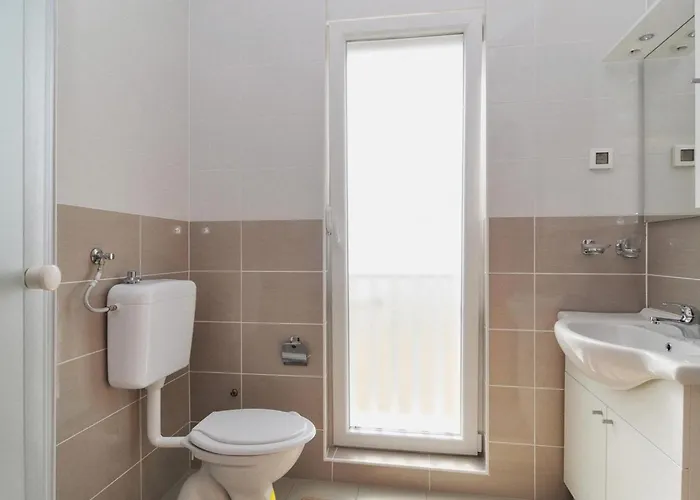 In With Swimming Pool * Nin